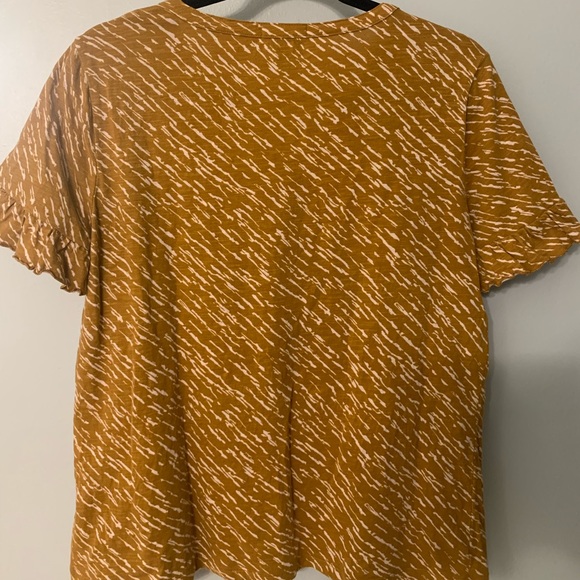 Women’s Nine West V-Neck Ruffle Sleeve Top Medium - Picture 2 of 5